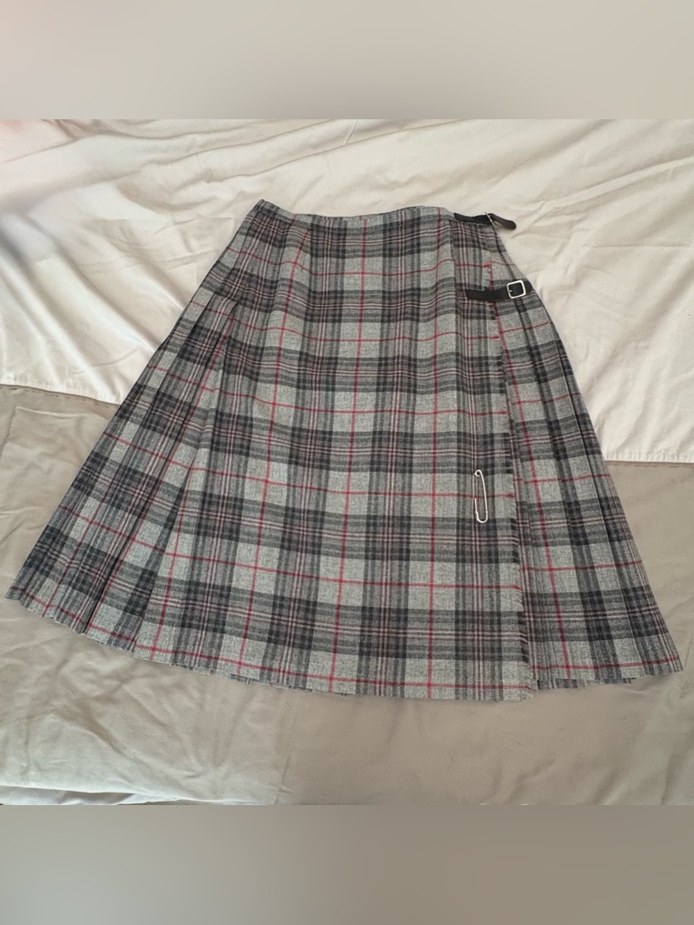 Vintage Macnaughton of Pitlochry Scotland Wool Grey & Red Tartan Kilt sz UK 20